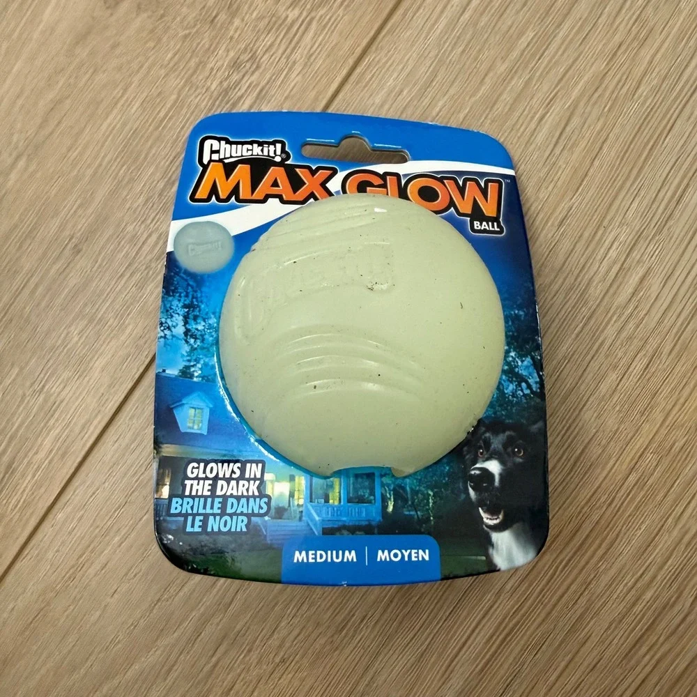 Chuckit! Max Glow Ball Medium Dog Toy Glow in the Dark Fetch Ball New